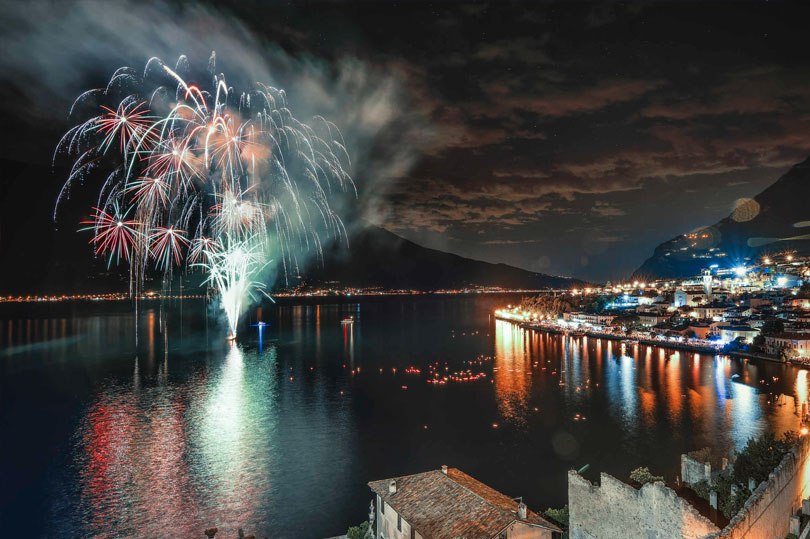Fuochi d'artificio sul lago di Garda: capodanno 2023